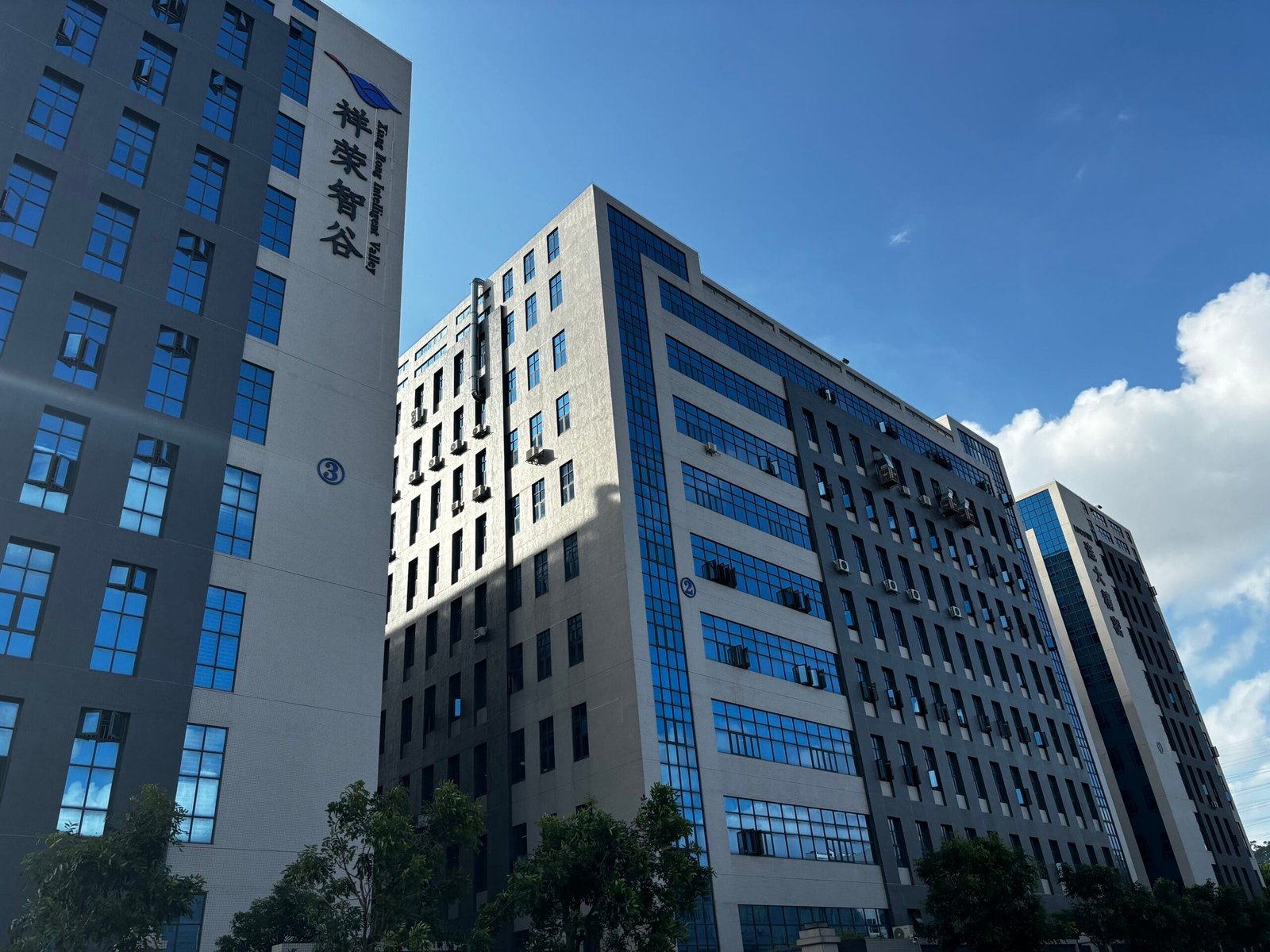 118 Yanwu Road, Building 3, Room 901, Dalingshan